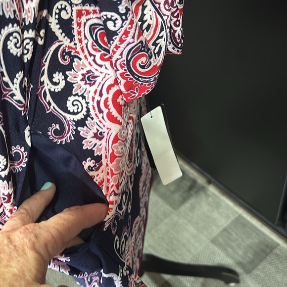 New Directions,Scoopneck,3 quarter sleeve,hip pockets,loose,stretch Navy pattern - Picture 8 of 12